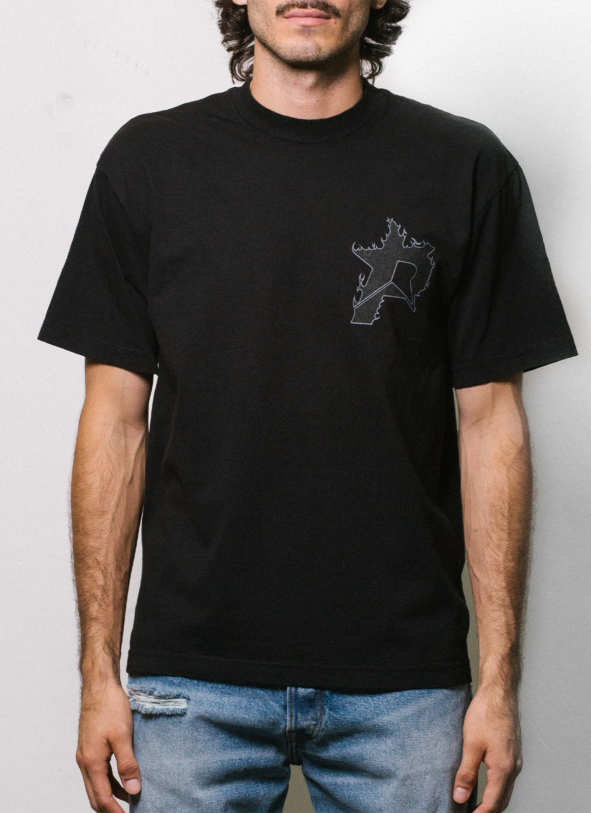 Pieces P Star Flame Tee Tonal Black V2
