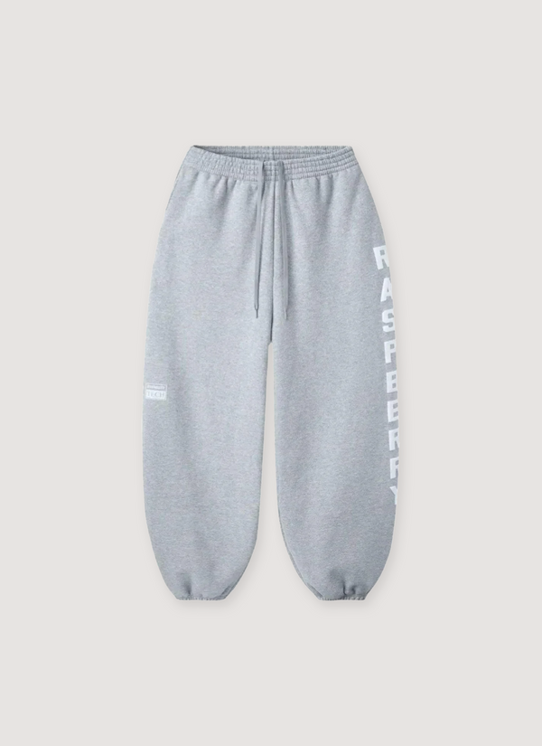 GV Gallery Raspberry Hills Weekday Baggy Sweatpants Grey Raspberry Hills Weekday Baggy Sweatpants Grey - Authenticated Sweatpants | Pieces Los Angeles