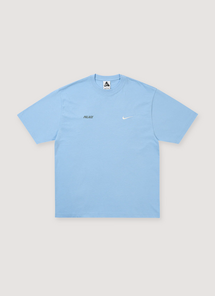 Palace Nike Font Swoosh Tee – PIECES