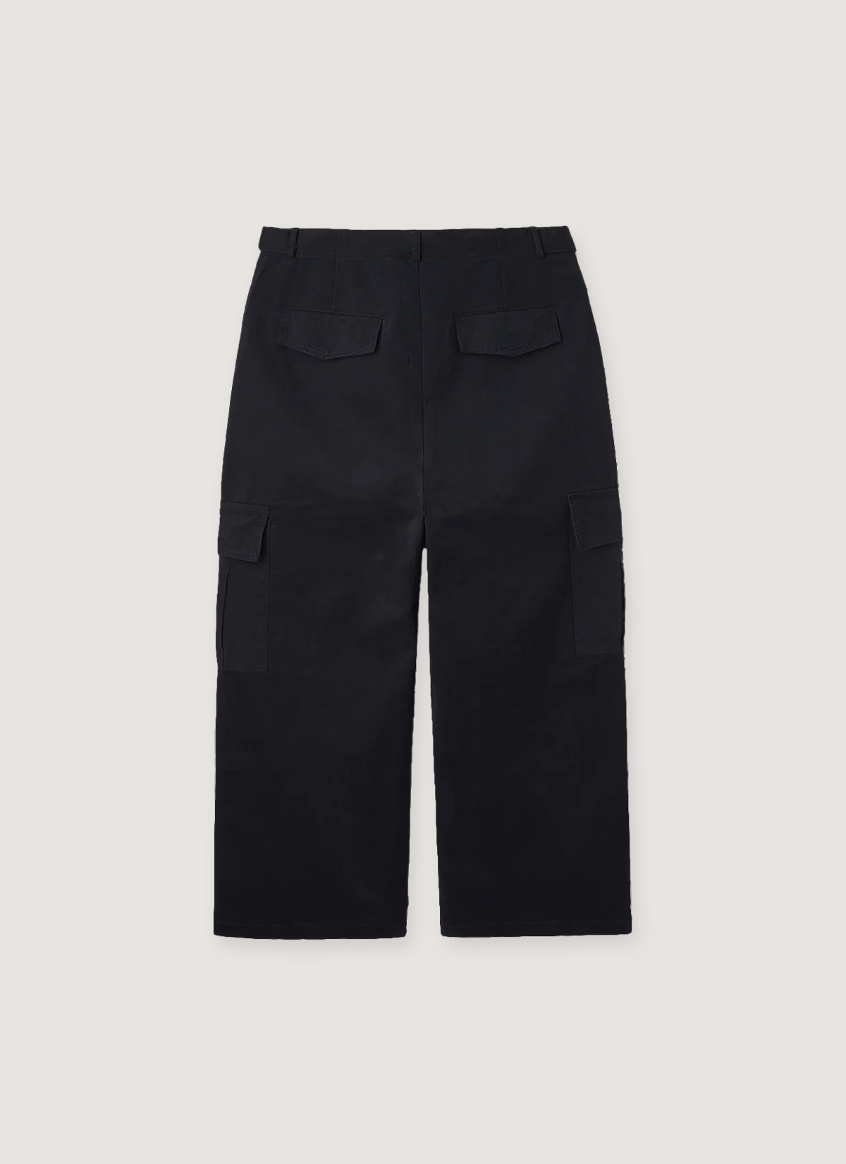 GV Gallery Samurai Cargos Pants Black with big pockets, back view