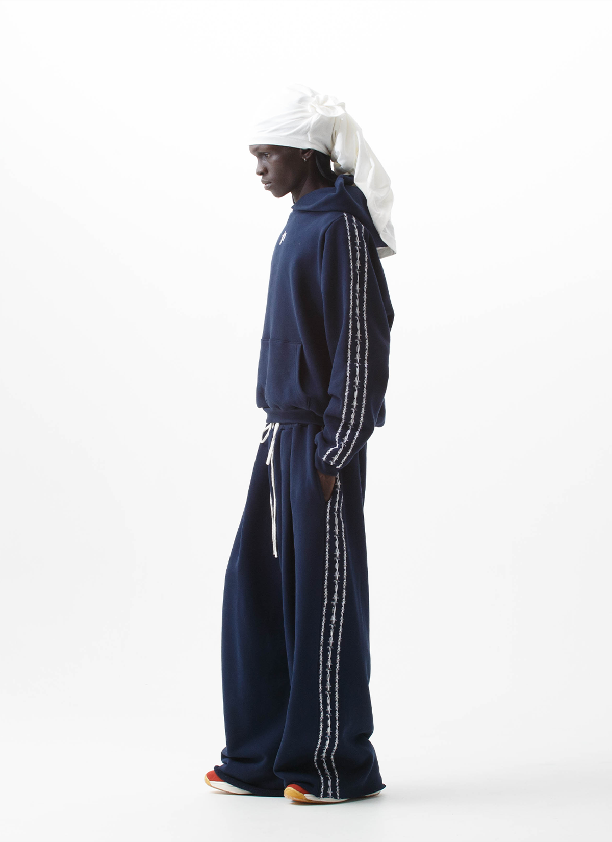 Pieces Wired Sweatshirt Navy Pieces Wired Sweatshirt Navy - Image 4 | Authenticated at Pieces Los Angeles