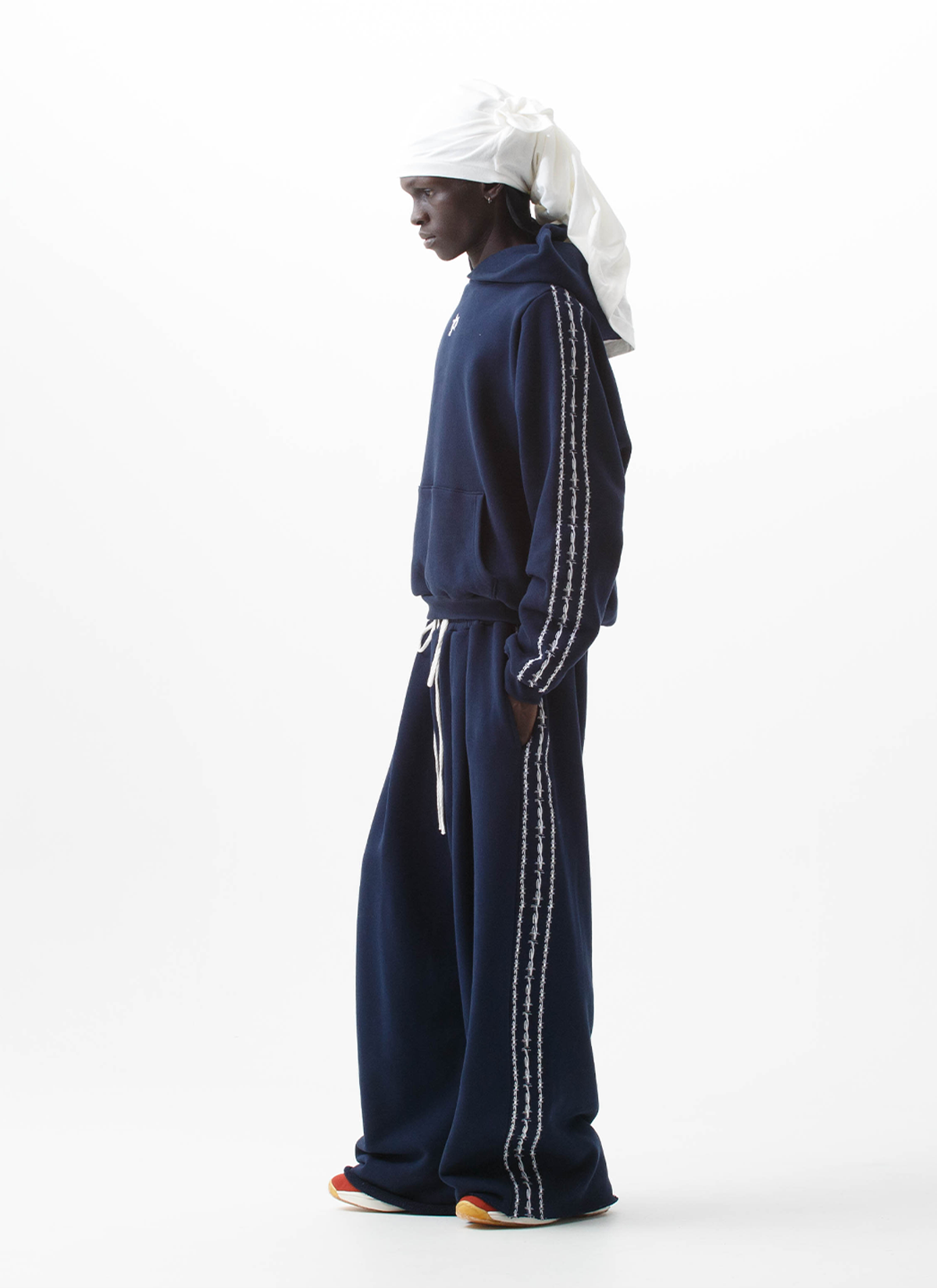 Pieces Wired Pleated Sweatpants Navy Pieces Wired Pleated Sweatpants Navy - Image 4 | Authenticated at Pieces Los Angeles